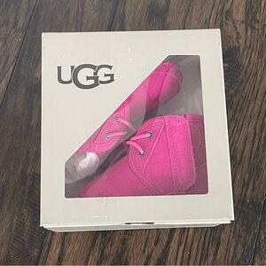 Ugg pink baby boots box gift set